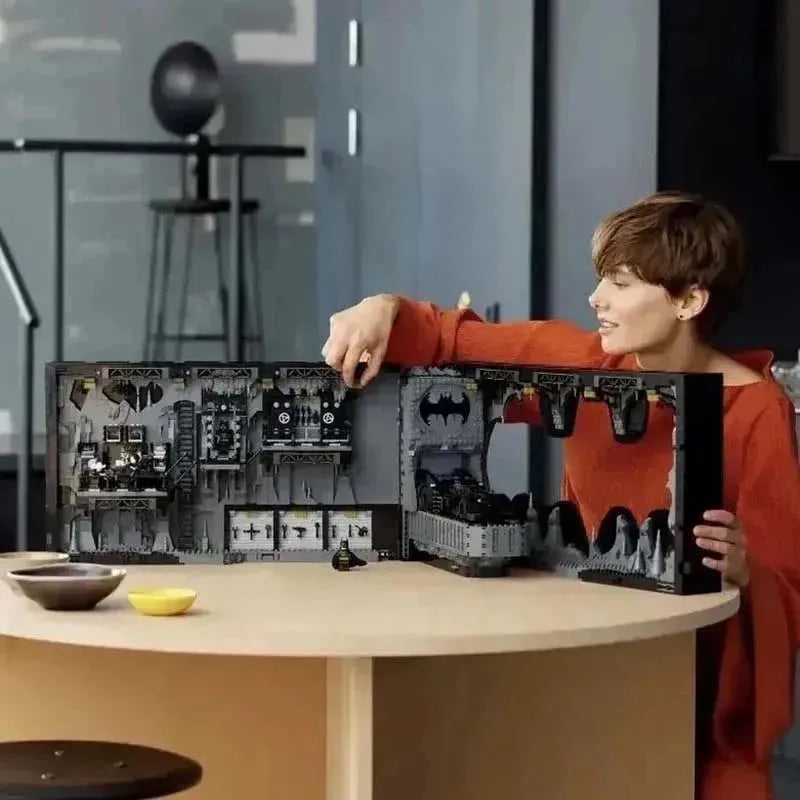 Batcave Shadow Box MOC - 3981 Teile - Legokompatibel - Batman Display Modell für Erwachsene